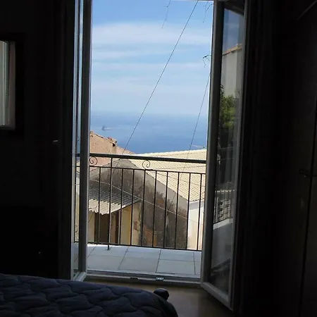 Apartment View House *